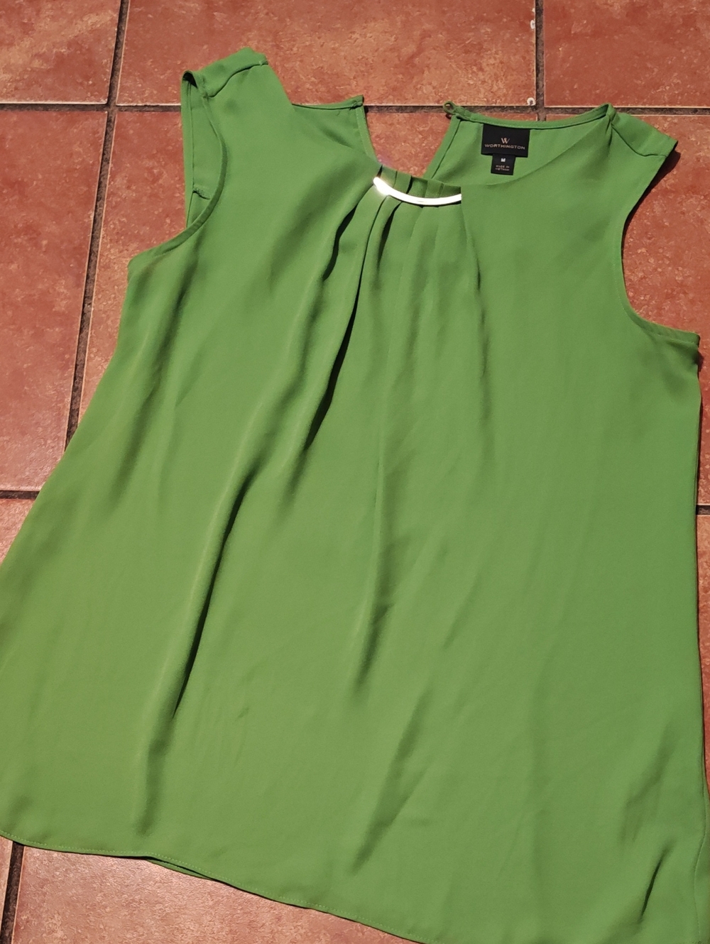 Worthington Green Sleeveless Pleat-Front Blouse